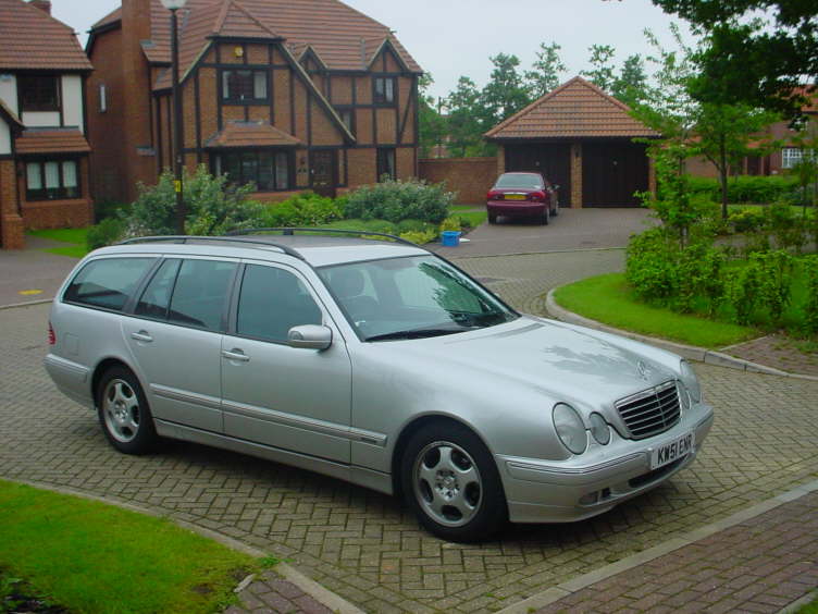 E220CDI an excellent car alas only mine for 4 months.