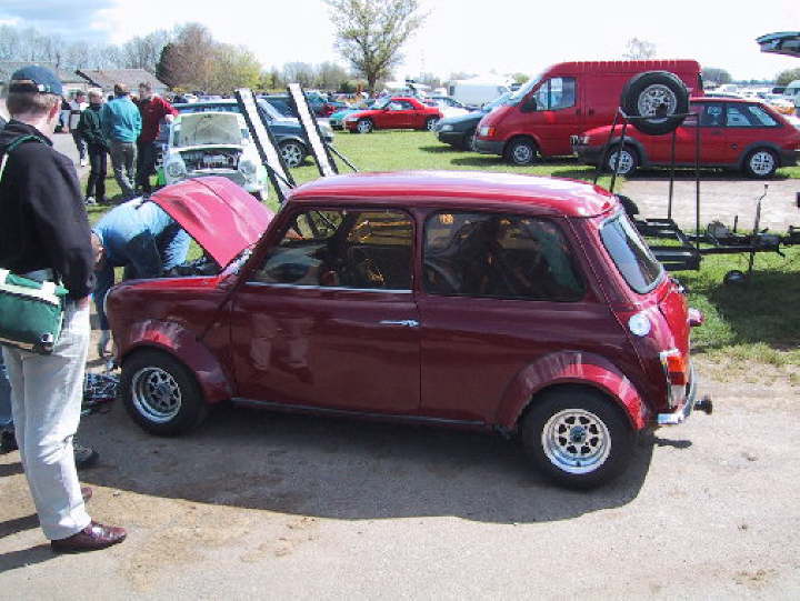 A spot of fanbelt trouble at Combe